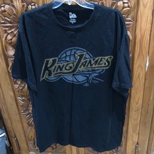 EUC Majestic XL King James black t shirt
